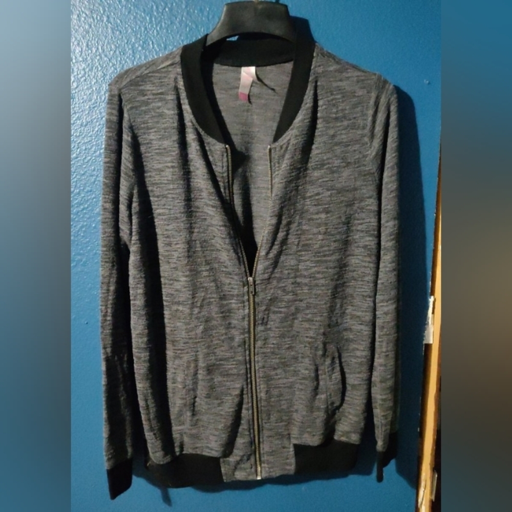 No Boundaries Zip up Hoodless Jacket